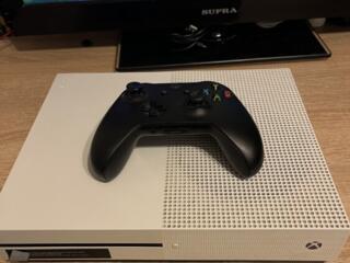 Продам Xbox one s 1TB