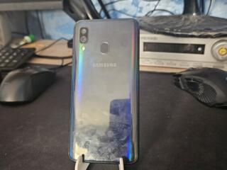 Продам samsung a40