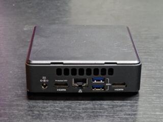 Intel NUC7i5DNK| i5-7300U| 8GB DDR4| 256GB SSD| W10