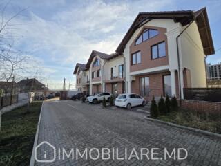 Townhouse cu 3 niveluri, or. Durlești Vă propunem spre vânzare ...