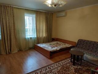 2-комнатная, 1 этаж, 80 кв. м., Пастера улица