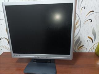 19" IISonic 1280x1024, VGA, 19" Samsung 920N 1280x1024