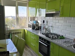 Продается 2 комнатная квартира в Центре