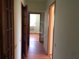 300 €/m² Apartamente cu :  &gt; Reparatie &gt; Localitatea + &