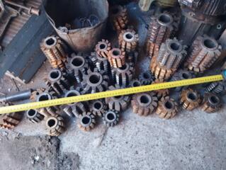 Тиски разные наковальню и многое другое