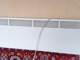 Продам настенный обогреватель 220 в, 2кВт.