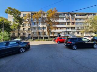 Parc Avgan! Sec. Riscani, str. Miron Costin. 2 camere 52 mp. Reparatie