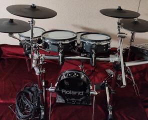 Roland TD 20 drum set. микрофоны для барабанов The T. Bone DC 4000