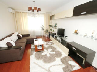 Se vinde apartament, gata de intrare, amplasat pe str. Alba Iulia. ...