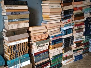 Продам книги