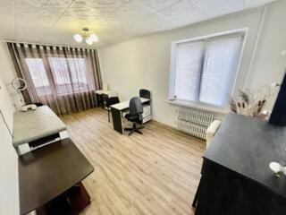 Продаж квартири в районі Космонавтів