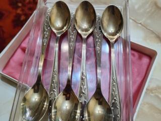 Вазы хрустальные (Bohemia)--800р., ложки чайные и кофейные