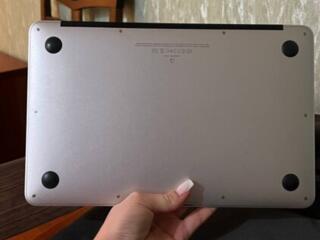 Продам MacBook air 2011 100$ торг