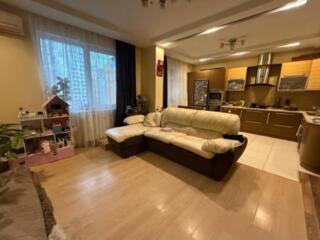 Предлагается к продаже 3 комнатная квартира в жилом комплексе на улиц 