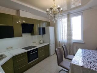 Продам в Одессе элитную квартиру на 3-й станции Люстдорфской дороги с 