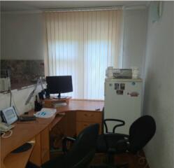 31058. Дворовое нежилое помещение свободного ...