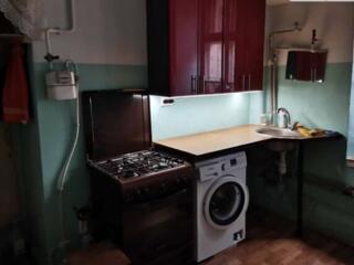 В продаже 2 комнаты в коммунальной большой квартире. Квартира состоит 