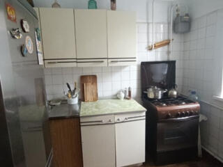 2-комнатная квартира 51кв. м. 1/2. Центр, Набережная, 6 школа