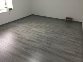 Montare laminat si plintus