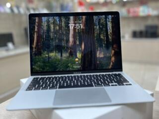 Продам MacBook Air M1 13 8/256Gb 2020г.