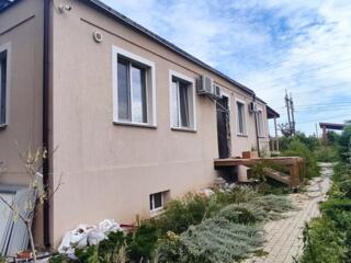 Продам капитальный дом в центре Усатово в р-н школы.