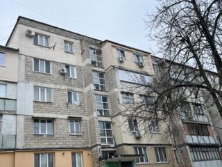 Vand apartament (sunt proprietar), casa cotilet, este izolat sipliment