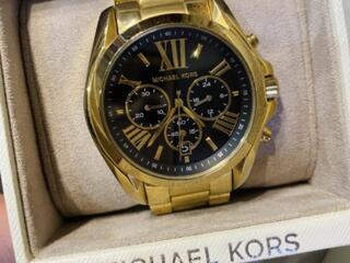 Продам часы Michael Kors