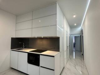 Продам 2 комн. квартиру в Альтаире 2 с современным ремонтом