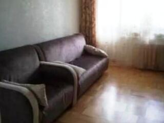 Продам 2- комнатная квартиру на Черемушках .