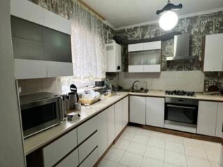 Продам дом в районе Парковой