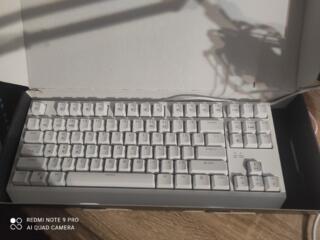 Продам новую клавиатуру genesis Thor 230 tkl red switch