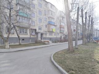 3-х комнатная квартира, 59 м², Автовокзал, Бельцы