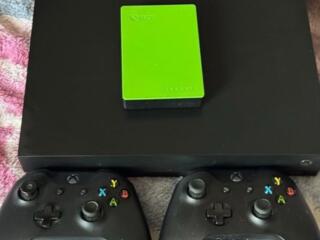 xbox one X 4терабайта 3 джостика