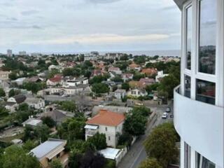 Однокомнатная квартира в ЖК Море с панорамным видом на город и море