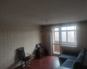 Продам 2-х комнатную квартиру на Заболотного.