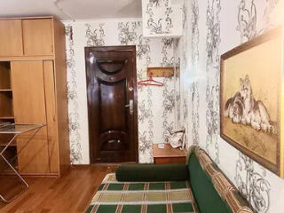 Продам комнату в коммунальной квартире на Краснова.