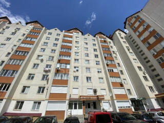 Se vinde apartament cu 5 camere, amplasat în sect. Centru, pe str. ...