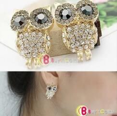 Бижутерия недорого (от 5 до 35 руб. ). Центр.