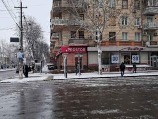 Продаж 1 кімнатної крупногабаритної квартири в Центрі