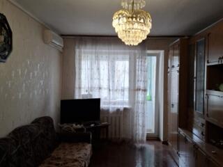 3 комн. кв., комнаты раздельные. Кирпично блочный дом. Гайдара. Торг.