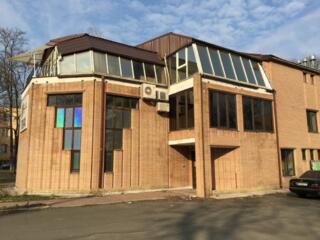 В центре города Черноморск продается готовый бизнес. Здание ...