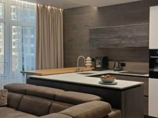 В продаже уникальная трехкомнатная квартира с совершенно новым ...