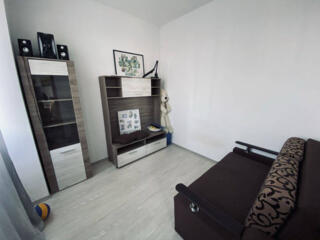 Предлагается к продаже светлая и просторная однокомнатная квартира в .