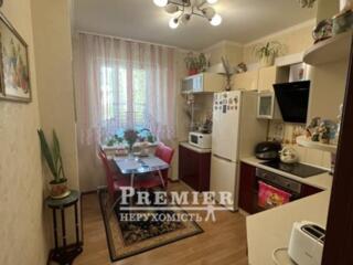 Продається 2-х кімнатна квартира на зручному 4му поверсі