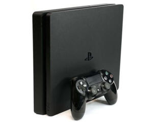 Обменяю Playstation 4 slim + 2 геймпада на Игровой Ноутбук