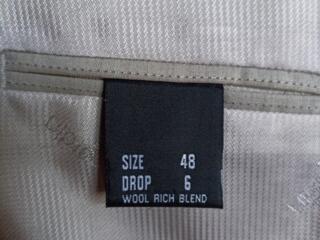 Продаю, мужской костюм и брюки, меховое пальто.