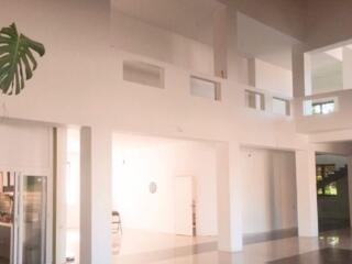 Продам двухэтажный дом 800 кв. м., Совиньон-2.