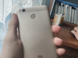 Продам redmi 4x