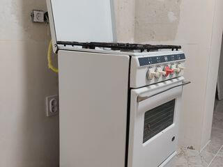 Газовая плита Карпаты-4. 50х50 см. с противнями. состояние хорошее и.