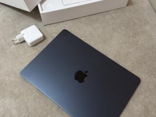 MacBook Air 13 M2 (8/256)